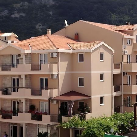 Apartmani Goran I Jelena Zec Будва Екстериор снимка