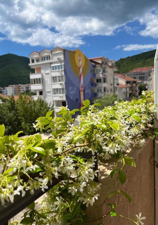 Apartmani Goran I Jelena Zec Будва Екстериор снимка