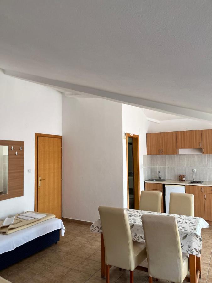 Apartmani Goran I Jelena Zec Будва Екстериор снимка