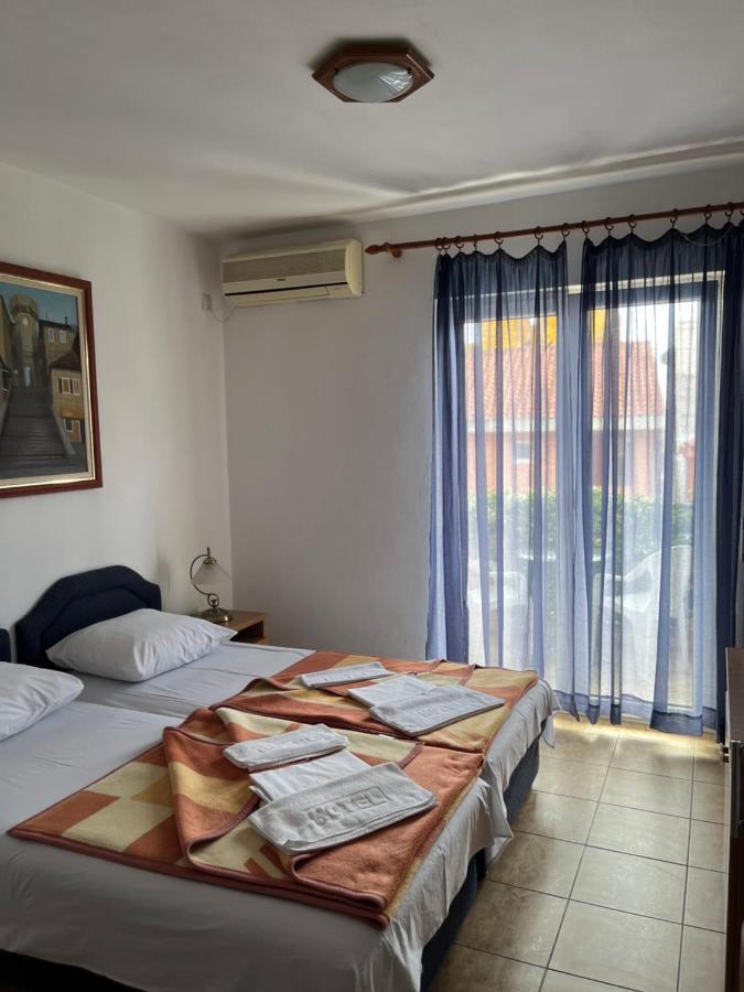 Apartmani Goran I Jelena Zec Будва Екстериор снимка